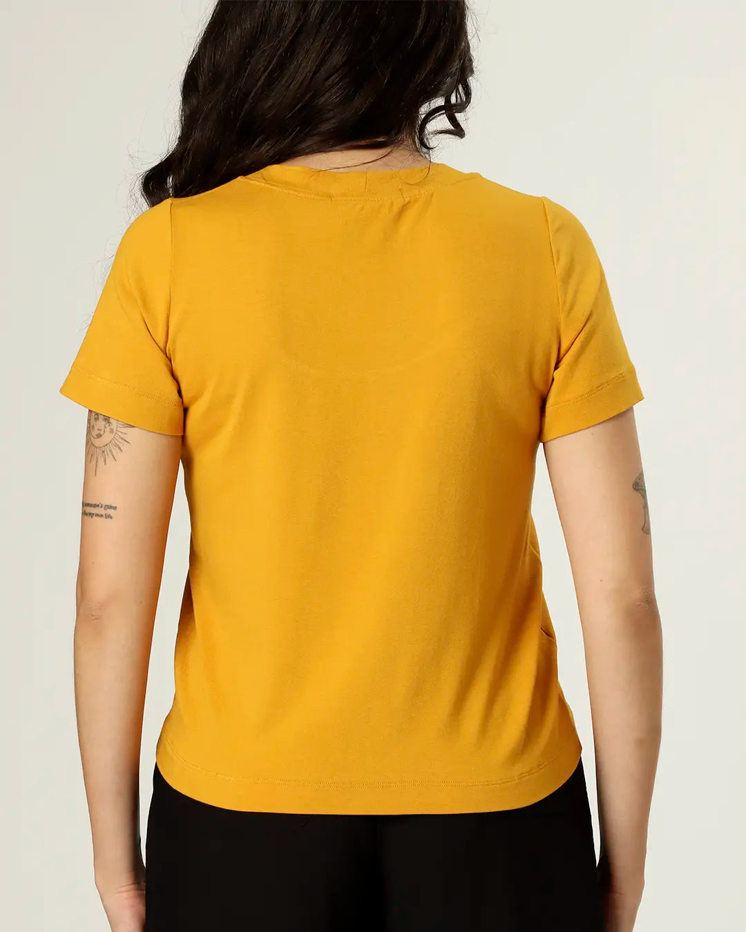CAMISETA RETA - MOSTARDA