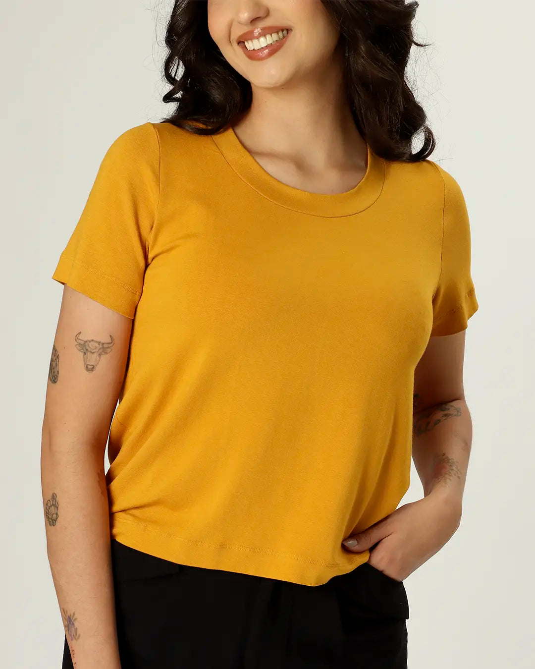 CAMISETA RETA - MOSTARDA