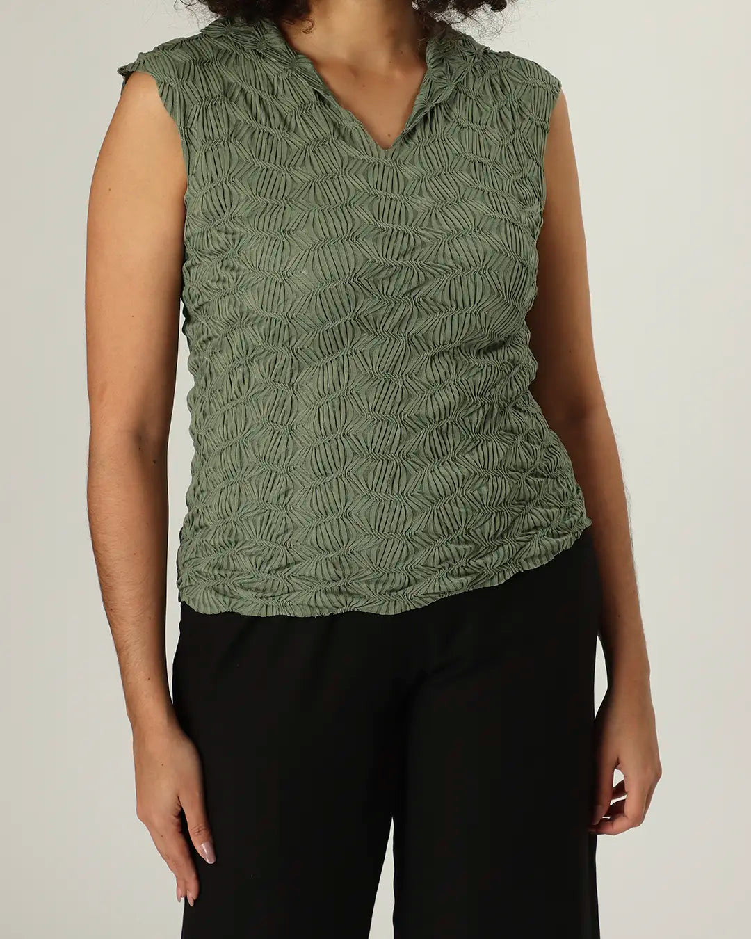 CAMISETA GÊNESIS - VERDE MILITAR