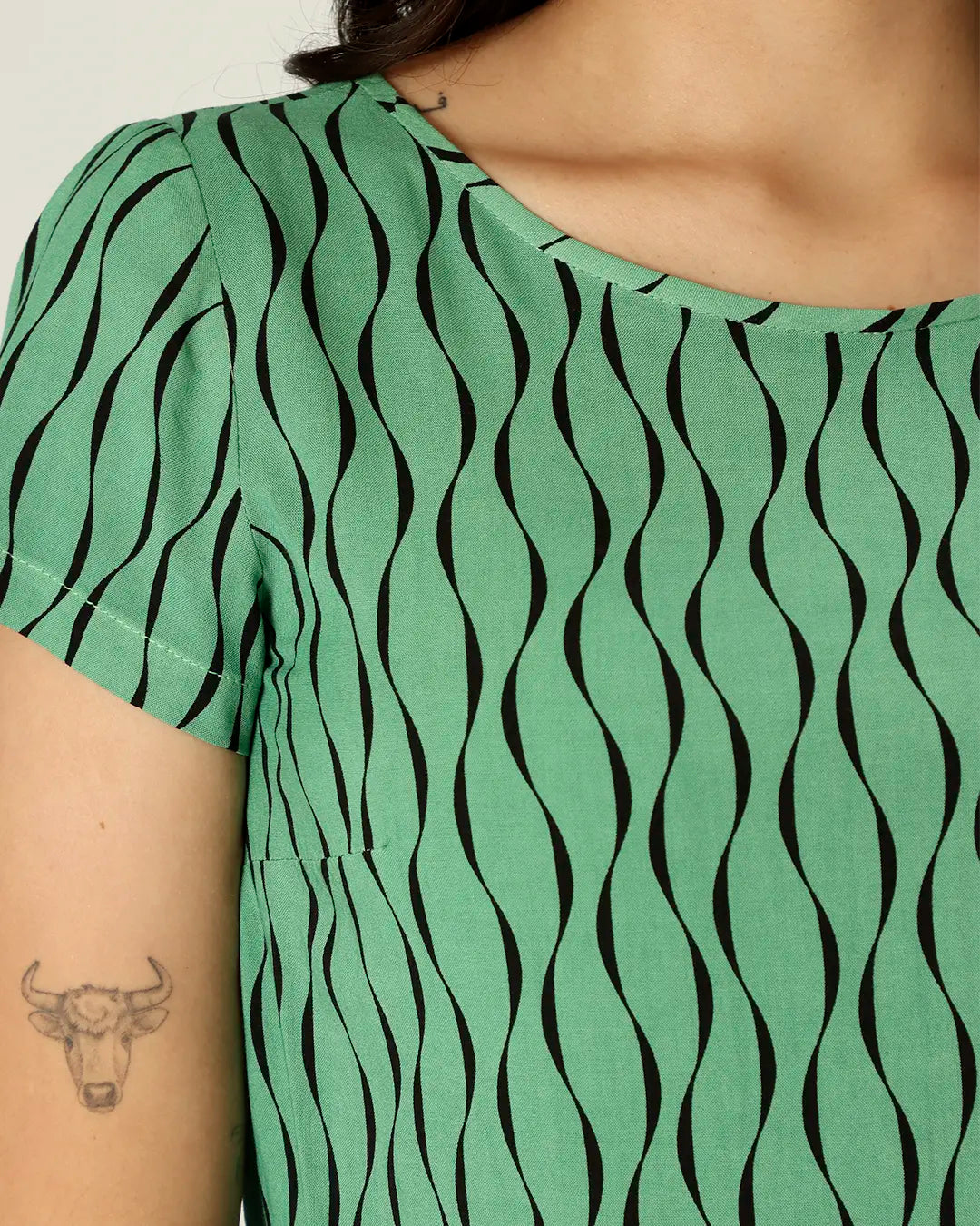 BLUSA MÁGICA - PRETO E VERDE