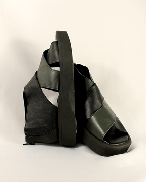 SANDÁLIA MARTINA - PRETO/OLIVA